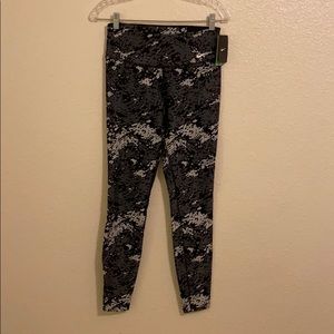 BRAND NEW Women’s Nike Leggings in Small